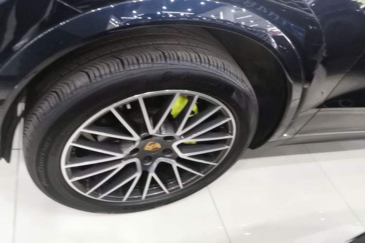 Used Porsche Cayenne E-Hybrid 2021 Cayenne E-Hybrid 2.0T Left Front Wheel Hub