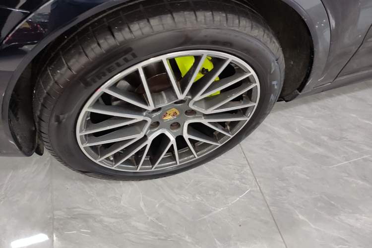 Used Porsche Cayenne E-Hybrid 2021 Cayenne E-Hybrid 2.0T Left Front Wheel Hub