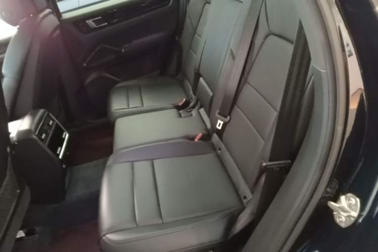 Used Porsche Cayenne E-Hybrid 2021 Cayenne E-Hybrid 2.0T Left Rear Seat