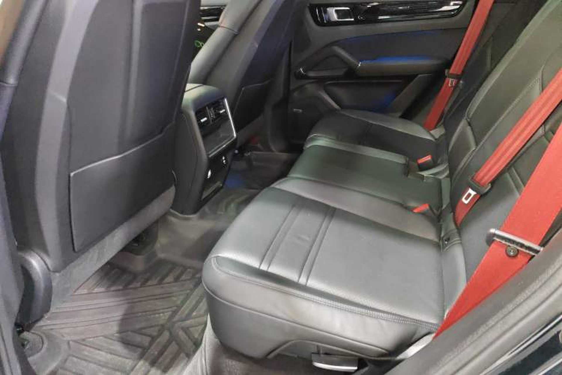 Used Porsche Cayenne E-Hybrid 2021 Cayenne E-Hybrid 2.0T Left Rear Seat