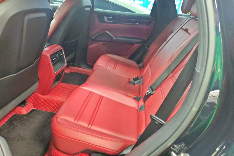 Used Porsche Cayenne E-Hybrid 2021 Cayenne E-Hybrid 2.0T Left Rear Seat