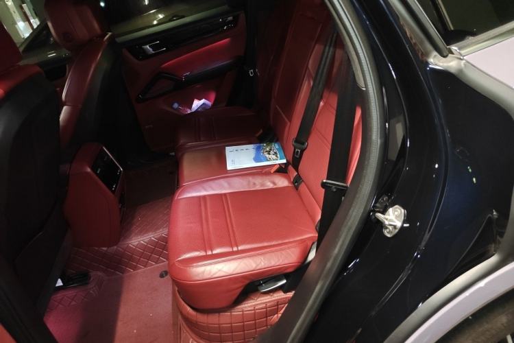 Used Porsche Cayenne E-Hybrid 2021 Cayenne E-Hybrid 2.0T Left Rear Seat