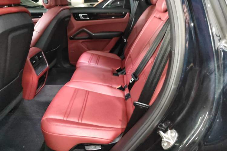 Used Porsche Cayenne E-Hybrid 2021 Cayenne E-Hybrid 2.0T Left Rear Seat
