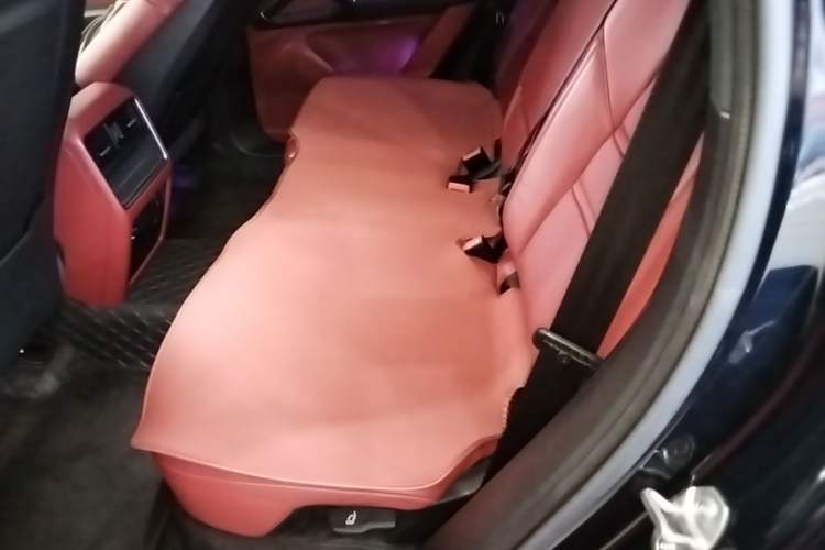 Used Porsche Cayenne E-Hybrid 2021 Cayenne E-Hybrid 2.0T Left Rear Seat
