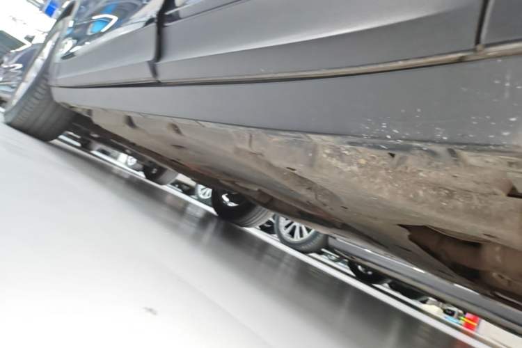 Used Porsche Cayenne E-Hybrid 2021 Cayenne E-Hybrid 2.0T Left Side Sill