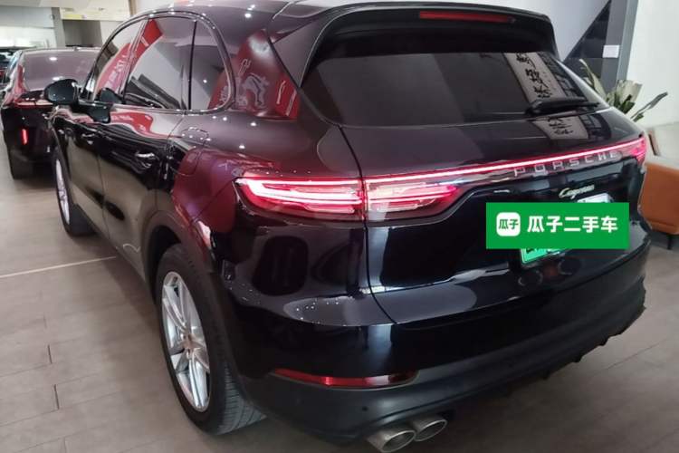 Used Porsche Cayenne E-Hybrid 2021 Cayenne E-Hybrid 2.0T Rear Left 45 Deg