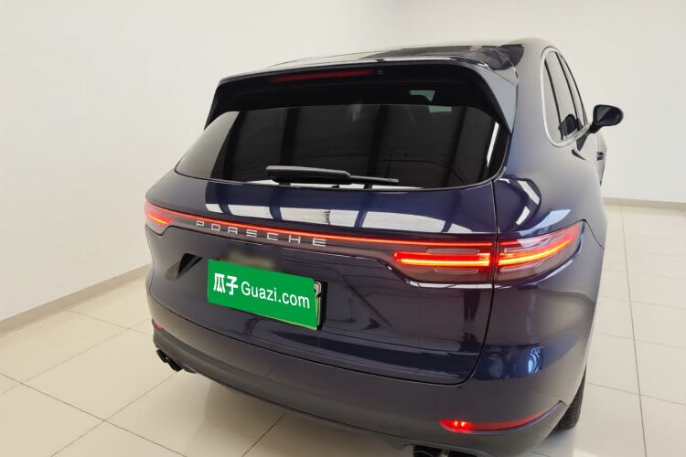 Used Porsche Cayenne E-Hybrid 2021 Cayenne E-Hybrid 2.0T Rear