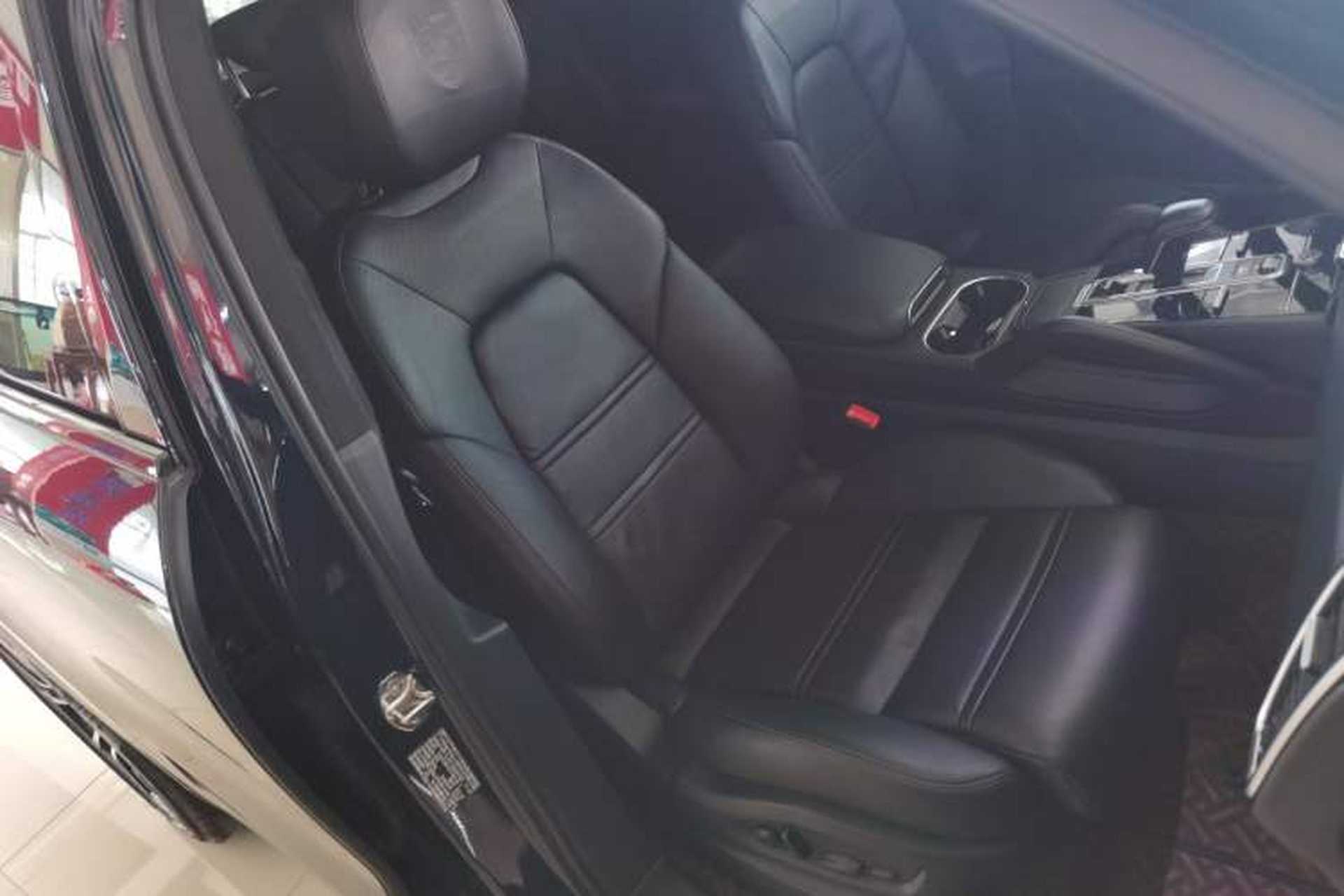 Used Porsche Cayenne E-Hybrid 2021 Cayenne E-Hybrid 2.0T Right Front Seat