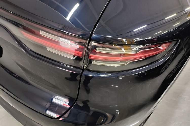 Used Porsche Cayenne E-Hybrid 2021 Cayenne E-Hybrid 2.0T Right Rear Taillight