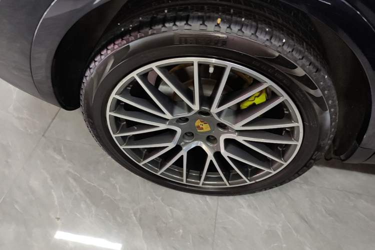 Used Porsche Cayenne E-Hybrid 2021 Cayenne E-Hybrid 2.0T Right Rear Wheel Hub