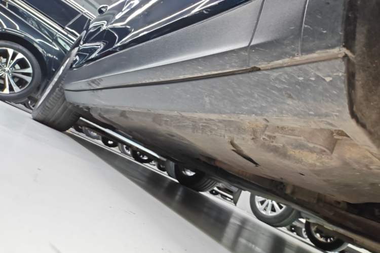 Used Porsche Cayenne E-Hybrid 2021 Cayenne E-Hybrid 2.0T Right Side Sill