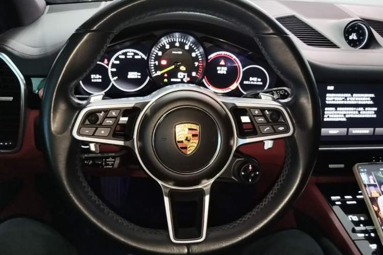 Used Porsche Cayenne E-Hybrid 2021 Cayenne E-Hybrid 2.0T Steering Wheel