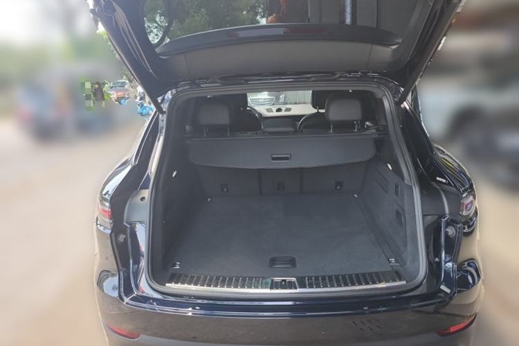 Used Porsche Cayenne E-Hybrid 2021 Cayenne E-Hybrid 2.0T Trunk