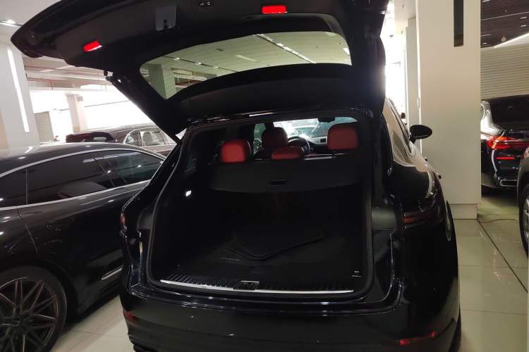 Used Porsche Cayenne E-Hybrid 2021 Cayenne E-Hybrid 2.0T Trunk