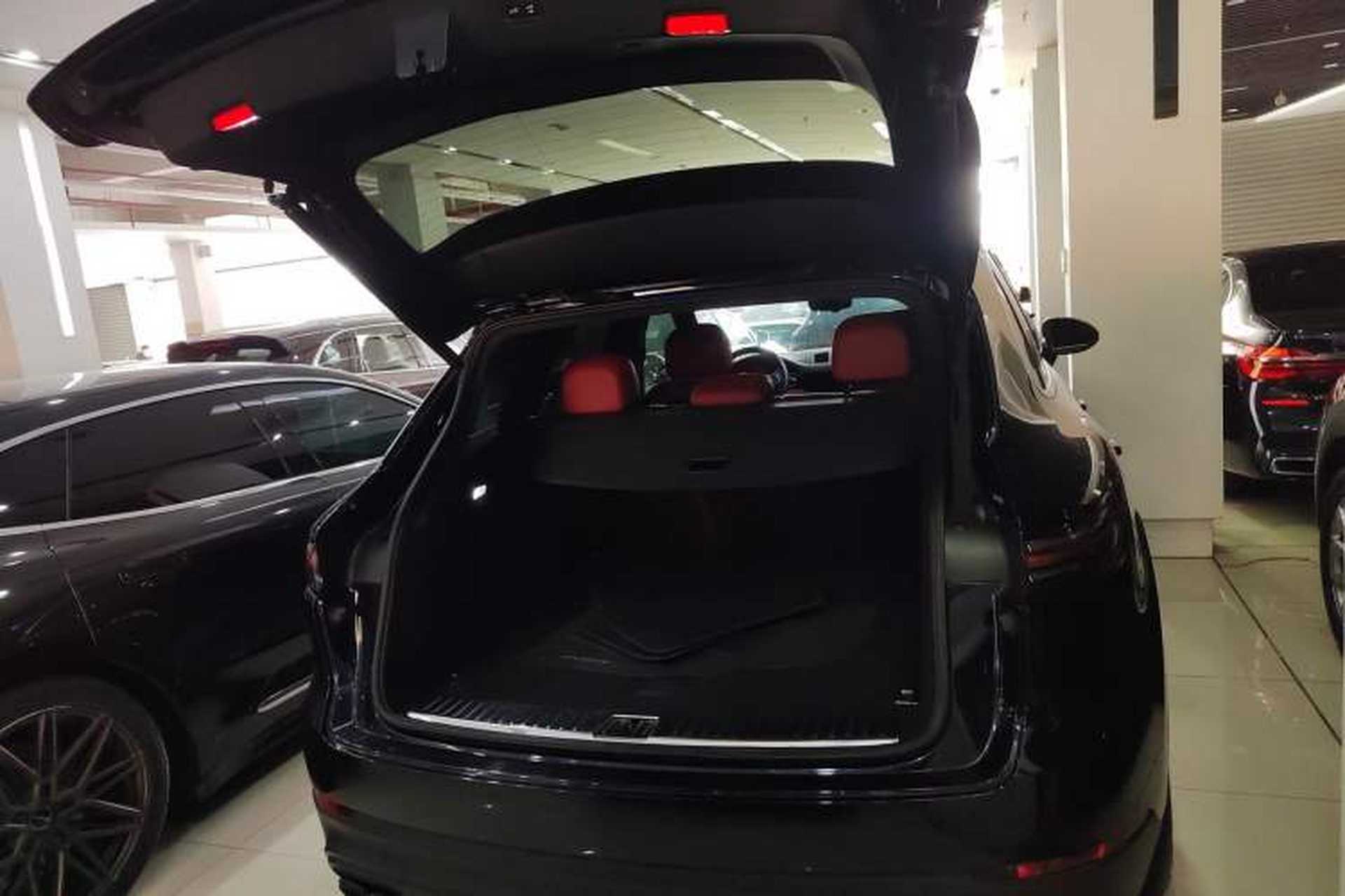 Used Porsche Cayenne E-Hybrid 2021 Cayenne E-Hybrid 2.0T Trunk