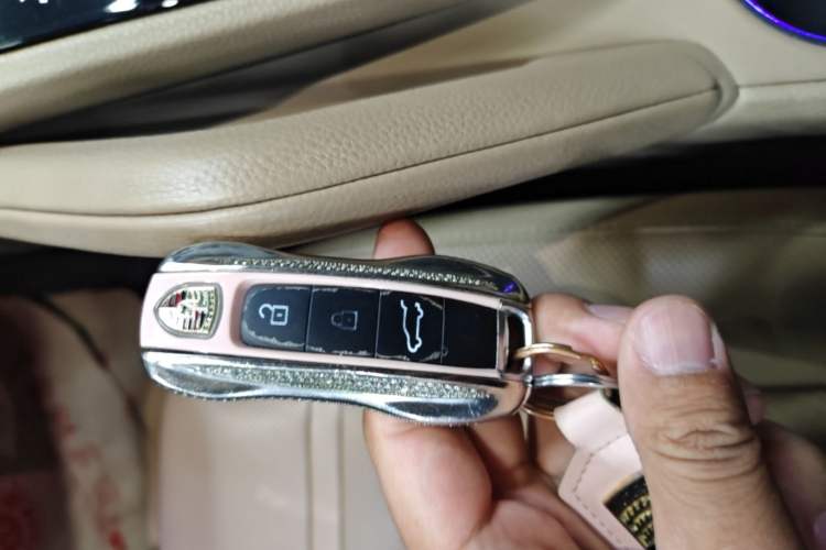 Used Porsche Cayenne E-Hybrid 2021 Cayenne E-Hybrid 2.0T Vehicle Key