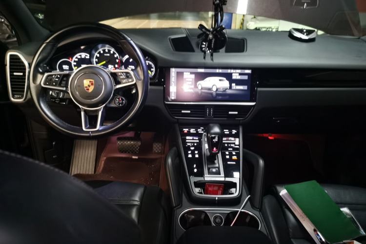 Used Porsche Cayenne E-Hybrid 2021 Cayenne E-Hybrid 2.0T Center Console