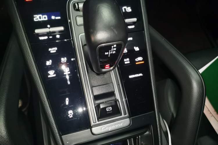 Used Porsche Cayenne E-Hybrid 2021 Cayenne E-Hybrid 2.0T Gear Lever