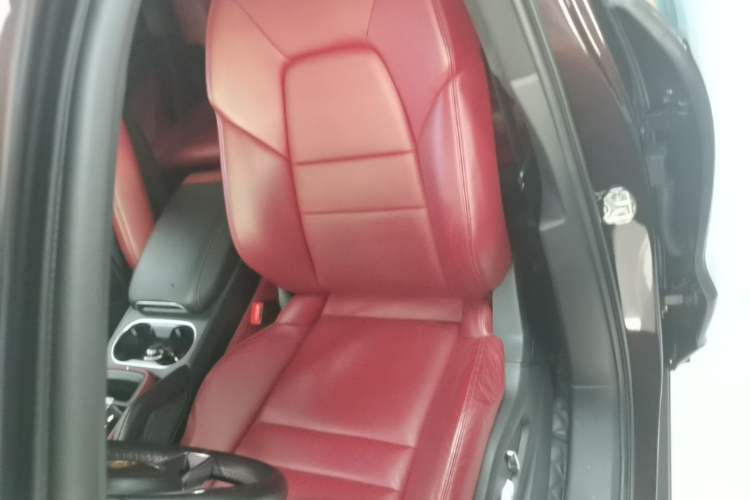 Used Porsche Cayenne E-Hybrid 2021 Cayenne E-Hybrid 2.0T Left Front Seat
