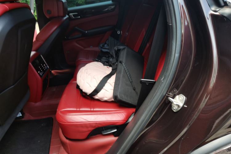 Used Porsche Cayenne E-Hybrid 2021 Cayenne E-Hybrid 2.0T Left Rear Seat
