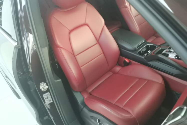 Used Porsche Cayenne E-Hybrid 2021 Cayenne E-Hybrid 2.0T Right Front Seat