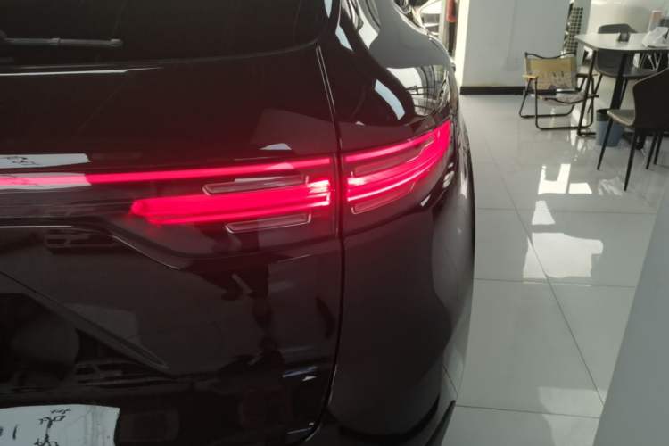 Used Porsche Cayenne E-Hybrid 2021 Cayenne E-Hybrid 2.0T Right Rear Taillight