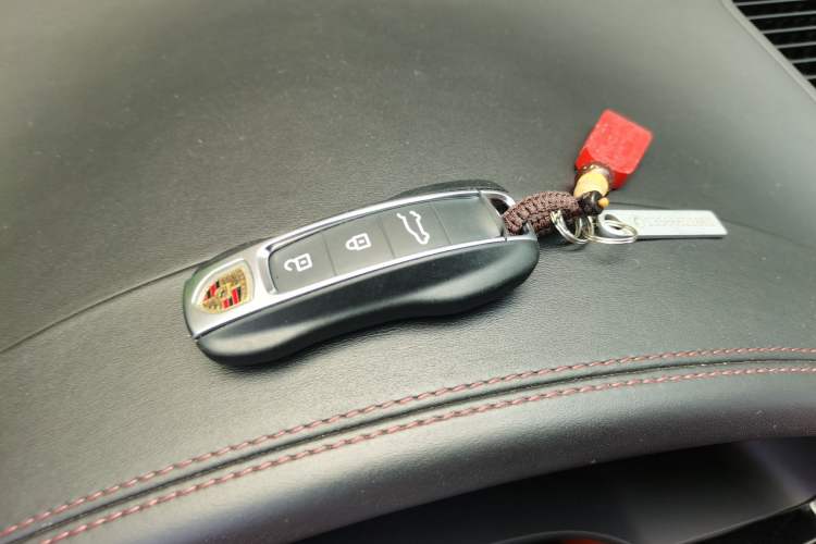 Used Porsche Cayenne E-Hybrid 2021 Cayenne E-Hybrid 2.0T Vehicle Key