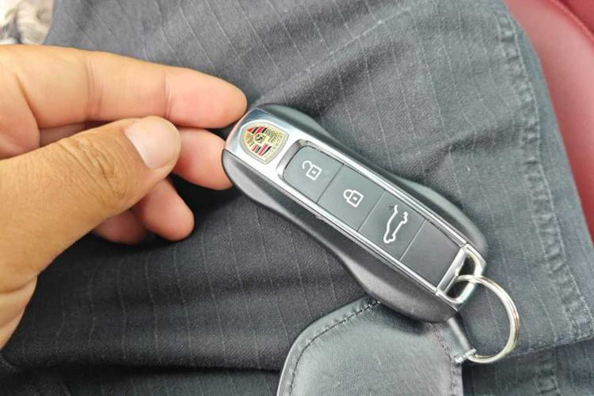 Used Porsche Cayenne E-Hybrid 2021 Cayenne E-Hybrid 2.0T Vehicle Key