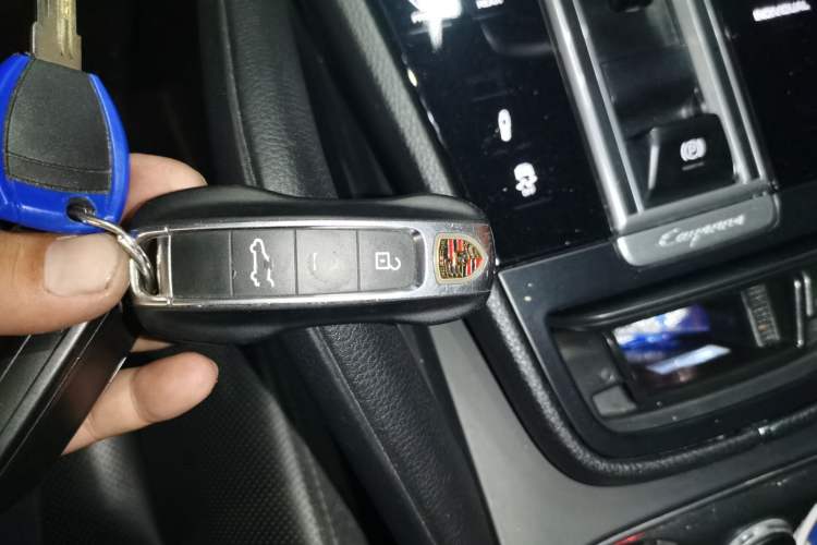 Used Porsche Cayenne E-Hybrid 2021 Cayenne E-Hybrid 2.0T Vehicle Key