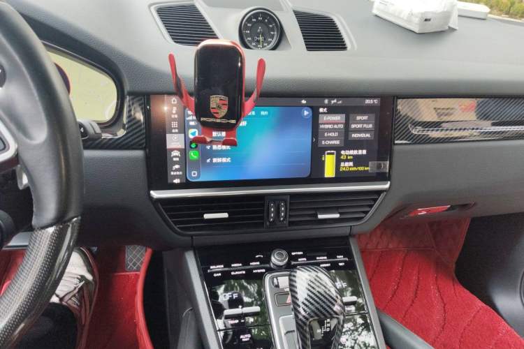 Used Porsche Cayenne E-Hybrid 2021 Cayenne E-Hybrid 2.0T Audio And AC Panel