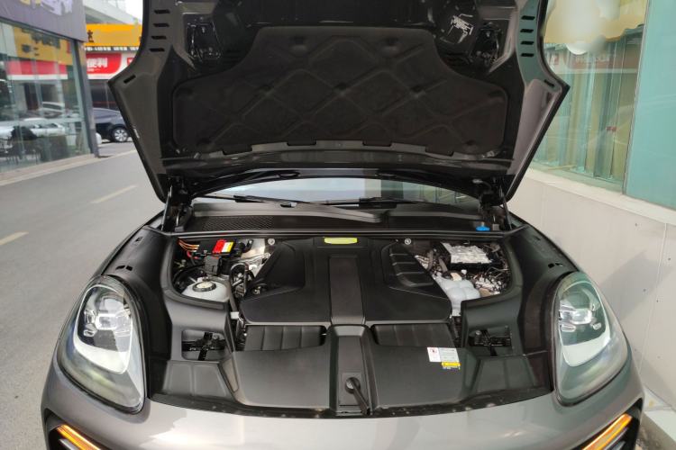 Used Porsche Cayenne E-Hybrid 2021 Cayenne E-Hybrid Coupé 2.0T Engine Bay
