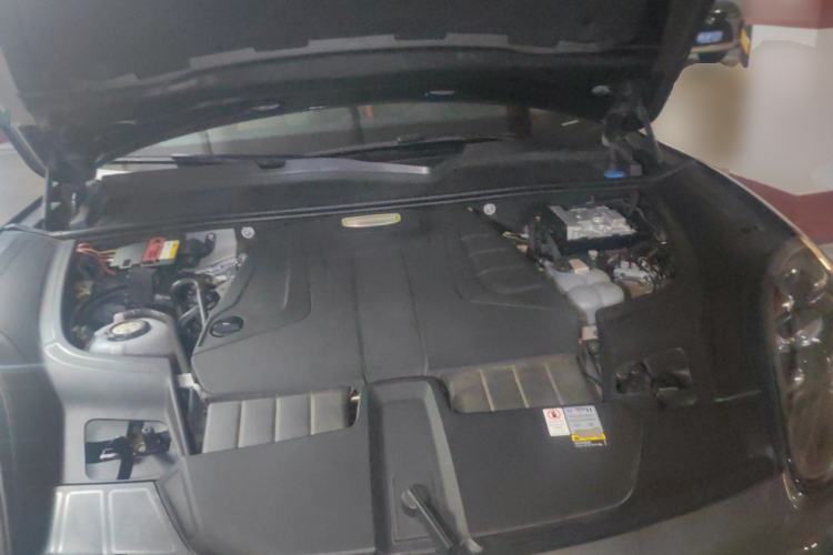 Used Porsche Cayenne E-Hybrid 2021 Cayenne E-Hybrid 2.0T Engine Bay