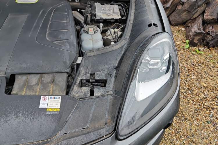 Used Porsche Cayenne E-Hybrid 2021 Cayenne E-Hybrid 2.0T Engine Bay Left