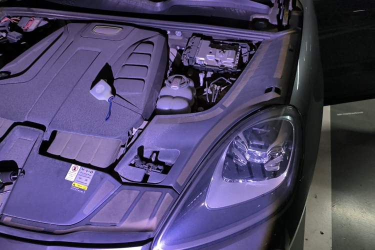 Used Porsche Cayenne E-Hybrid 2021 Cayenne E-Hybrid 2.0T Engine Bay Left