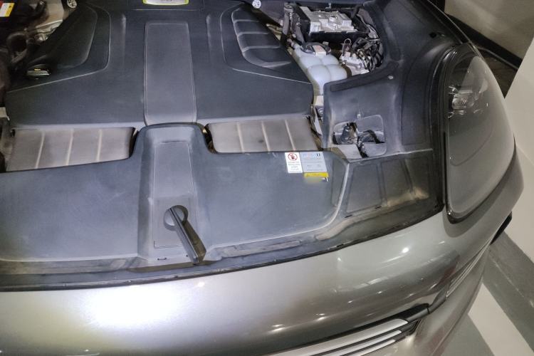 Used Porsche Cayenne E-Hybrid 2021 Cayenne E-Hybrid 2.0T Engine Bay Left