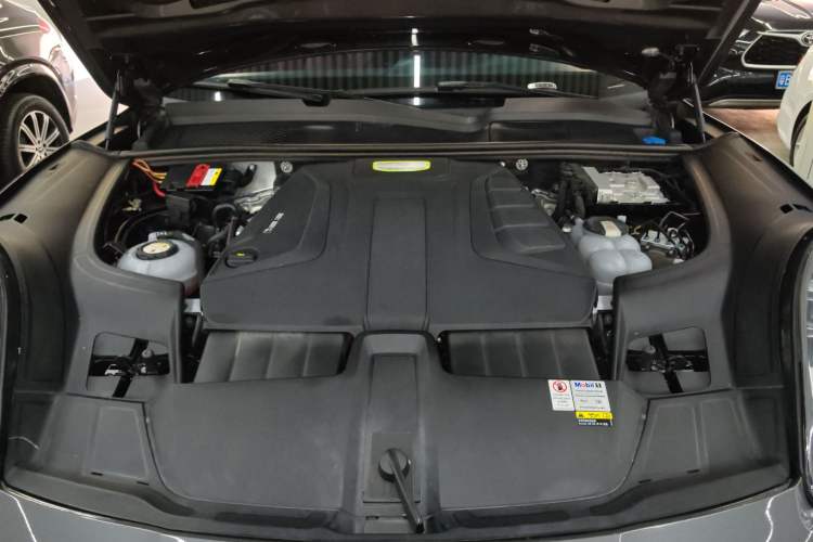 Used Porsche Cayenne E-Hybrid 2021 Cayenne E-Hybrid 2.0T Engine Bay