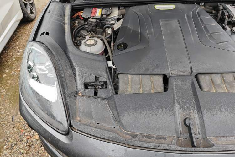 Used Porsche Cayenne E-Hybrid 2021 Cayenne E-Hybrid 2.0T Engine Bay Right