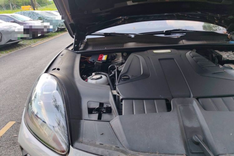 Used Porsche Cayenne E-Hybrid 2021 Cayenne E-Hybrid 2.0T Engine Bay Right