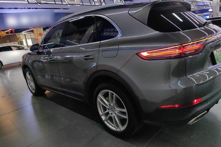 Used Porsche Cayenne E-Hybrid 2021 Cayenne E-Hybrid 2.0T Exterior 3