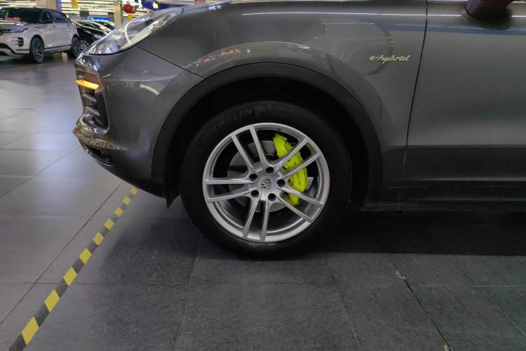 Used Porsche Cayenne E-Hybrid 2021 Cayenne E-Hybrid 2.0T Exterior 7
