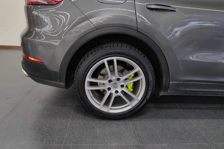 Used Porsche Cayenne E-Hybrid 2021 Cayenne E-Hybrid 2.0T Exterior 8