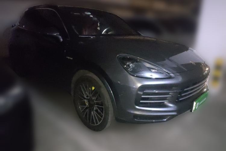 Used Porsche Cayenne E-Hybrid 2021 Cayenne E-Hybrid 2.0T Front Right 45 Deg