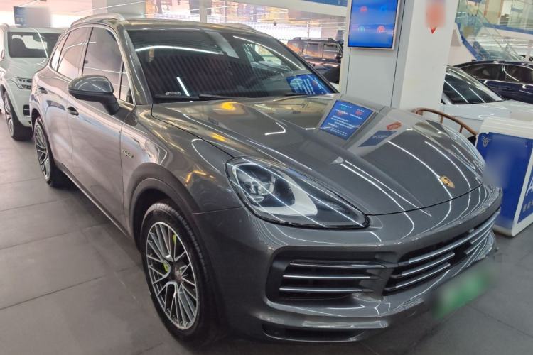 Used Porsche Cayenne E-Hybrid 2021 Cayenne E-Hybrid 2.0T Front Right 45 Deg