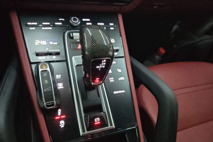 Used Porsche Cayenne E-Hybrid 2021 Cayenne E-Hybrid 2.0T Gear Lever