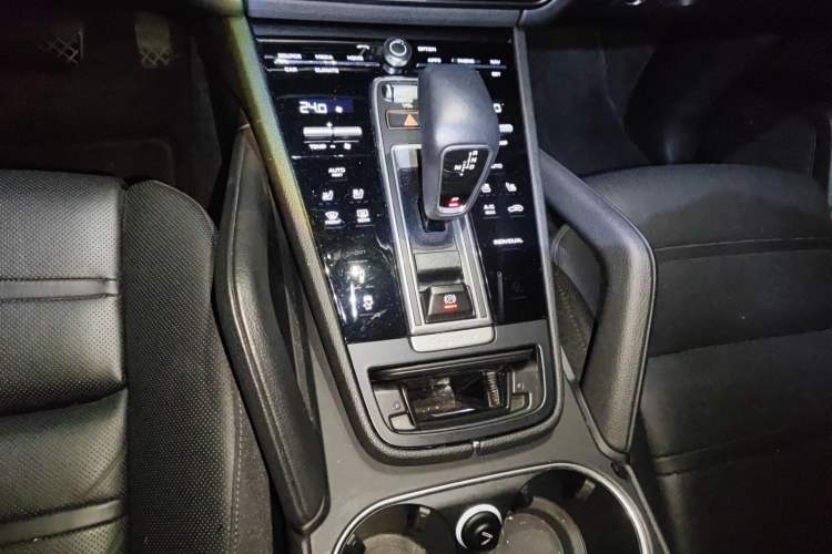 Used Porsche Cayenne E-Hybrid 2021 Cayenne E-Hybrid 2.0T Gear Lever