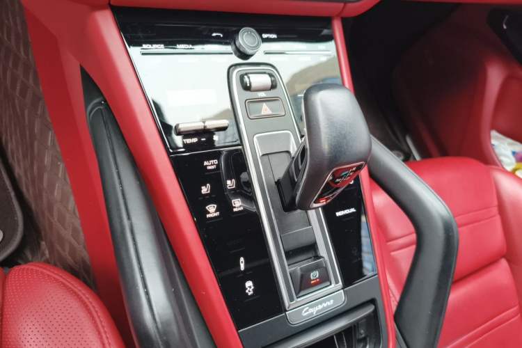 Used Porsche Cayenne E-Hybrid 2021 Cayenne E-Hybrid 2.0T Gear Lever