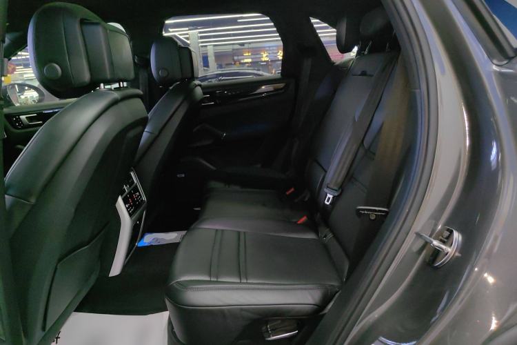 Used Porsche Cayenne E-Hybrid 2021 Cayenne E-Hybrid 2.0T Interior 4