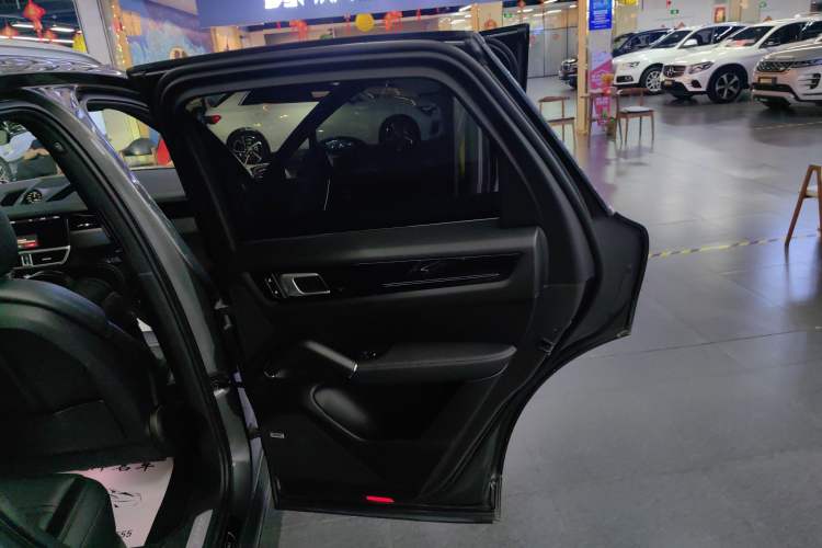 Used Porsche Cayenne E-Hybrid 2021 Cayenne E-Hybrid 2.0T Interior 6