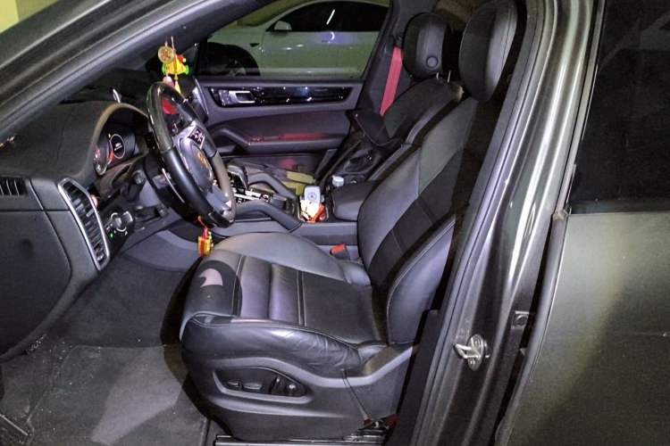 Used Porsche Cayenne E-Hybrid 2021 Cayenne E-Hybrid 2.0T Left Front Seat