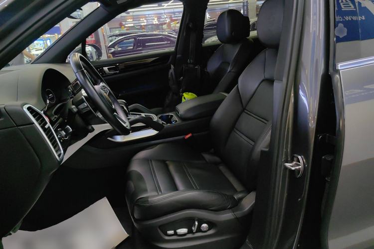 Used Porsche Cayenne E-Hybrid 2021 Cayenne E-Hybrid 2.0T Left Front Seat